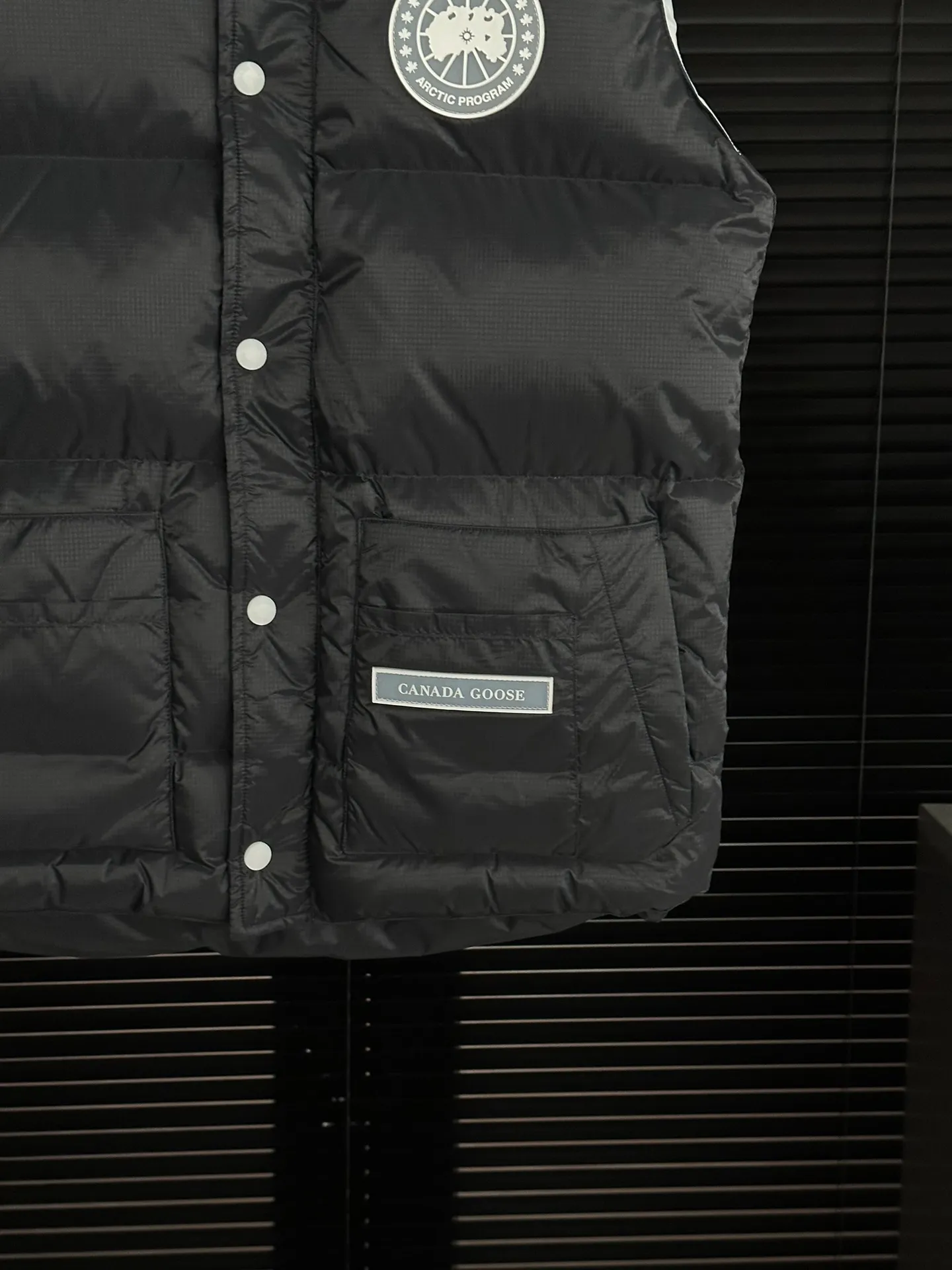 P400 【𝗖𝗮𝗻𝗮𝗱𝗮𝗴𝗼𝗼𝘀𝗲】/Canada Goose/White Label Glacier Down Vest/Black